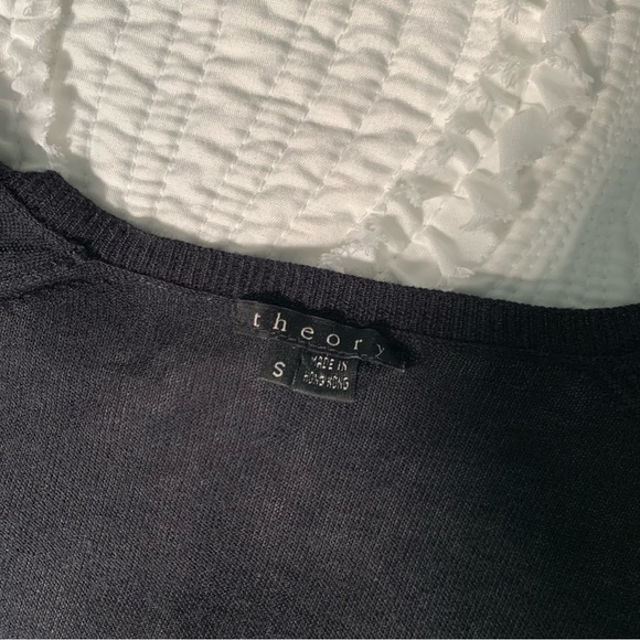 Theory | Black V-Necks Sweater | Size Small - Picture 3 of 11